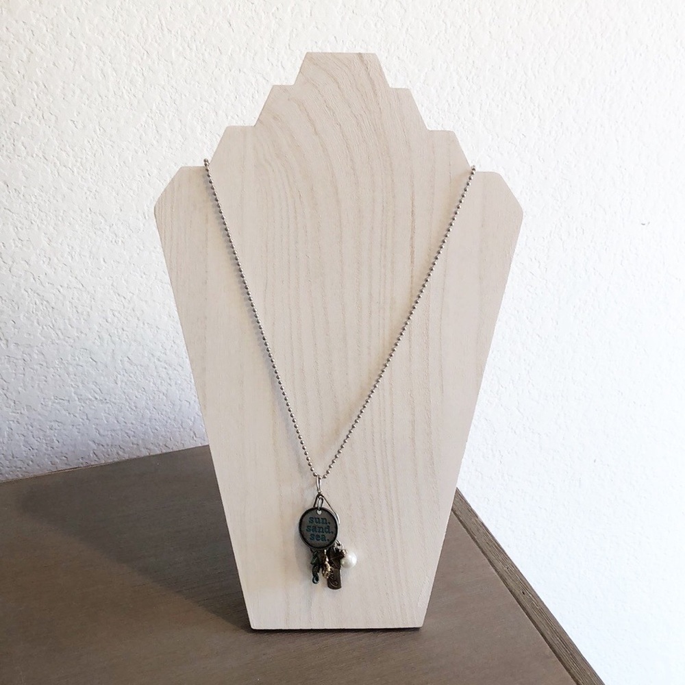 Sun Sand Sea beach/shell charm long pendant necklace